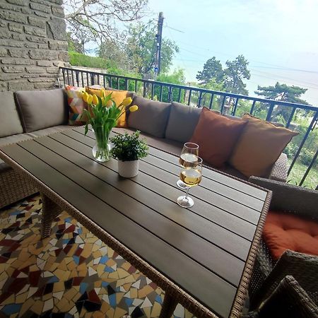 Dorka Villa ตีฮานี ภายนอก รูปภาพ