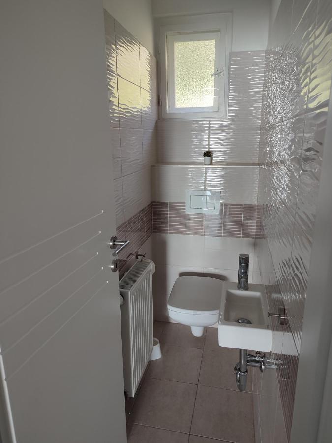 Dorka Villa ตีฮานี ภายนอก รูปภาพ